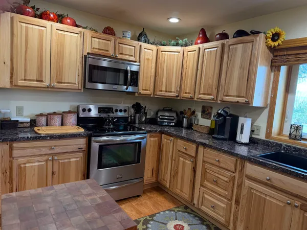 $429,500 | 809 Bighorn Avenue West, Basin, WY 82410
