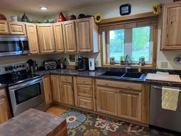 $429,500 | 809 Bighorn Avenue West, Basin, WY 82410