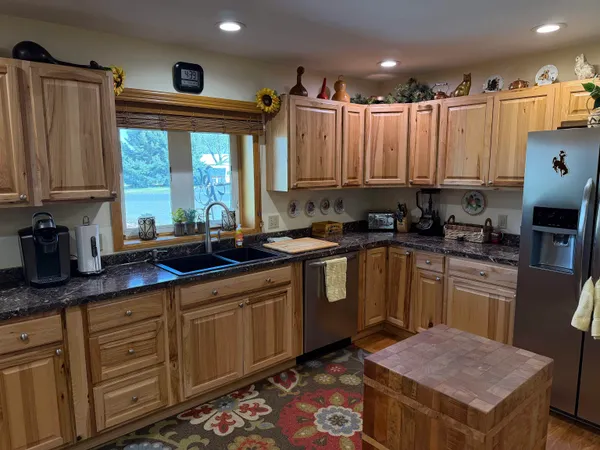 $429,500 | 809 Bighorn Avenue West, Basin, WY 82410