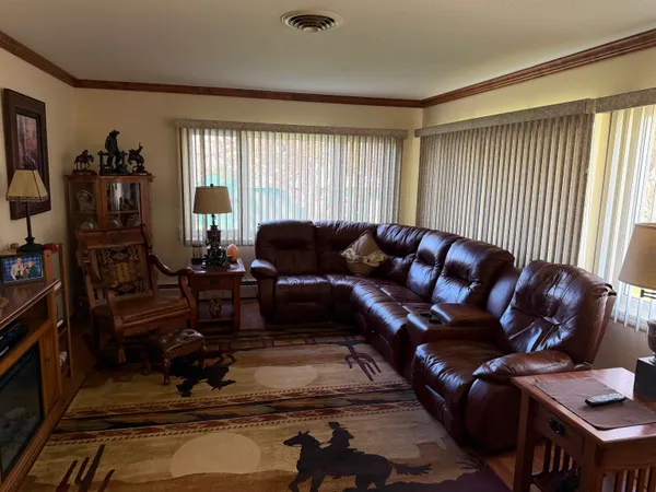 $429,500 | 809 Bighorn Avenue West, Basin, WY 82410