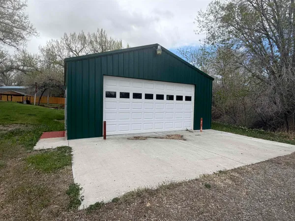$429,500 | 809 Bighorn Avenue West, Basin, WY 82410