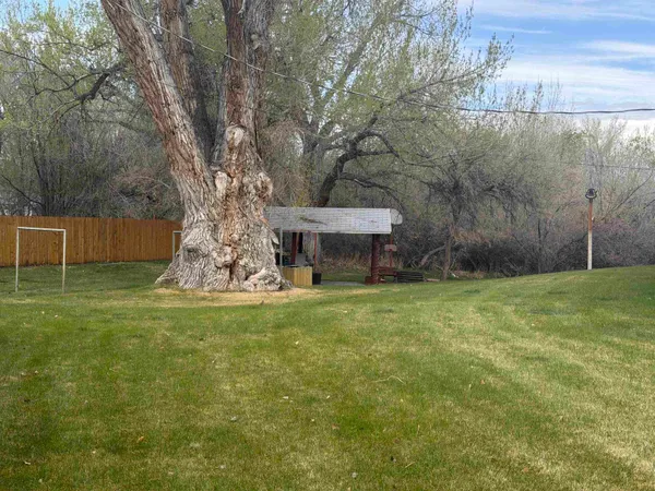 $429,500 | 809 Bighorn Avenue West, Basin, WY 82410