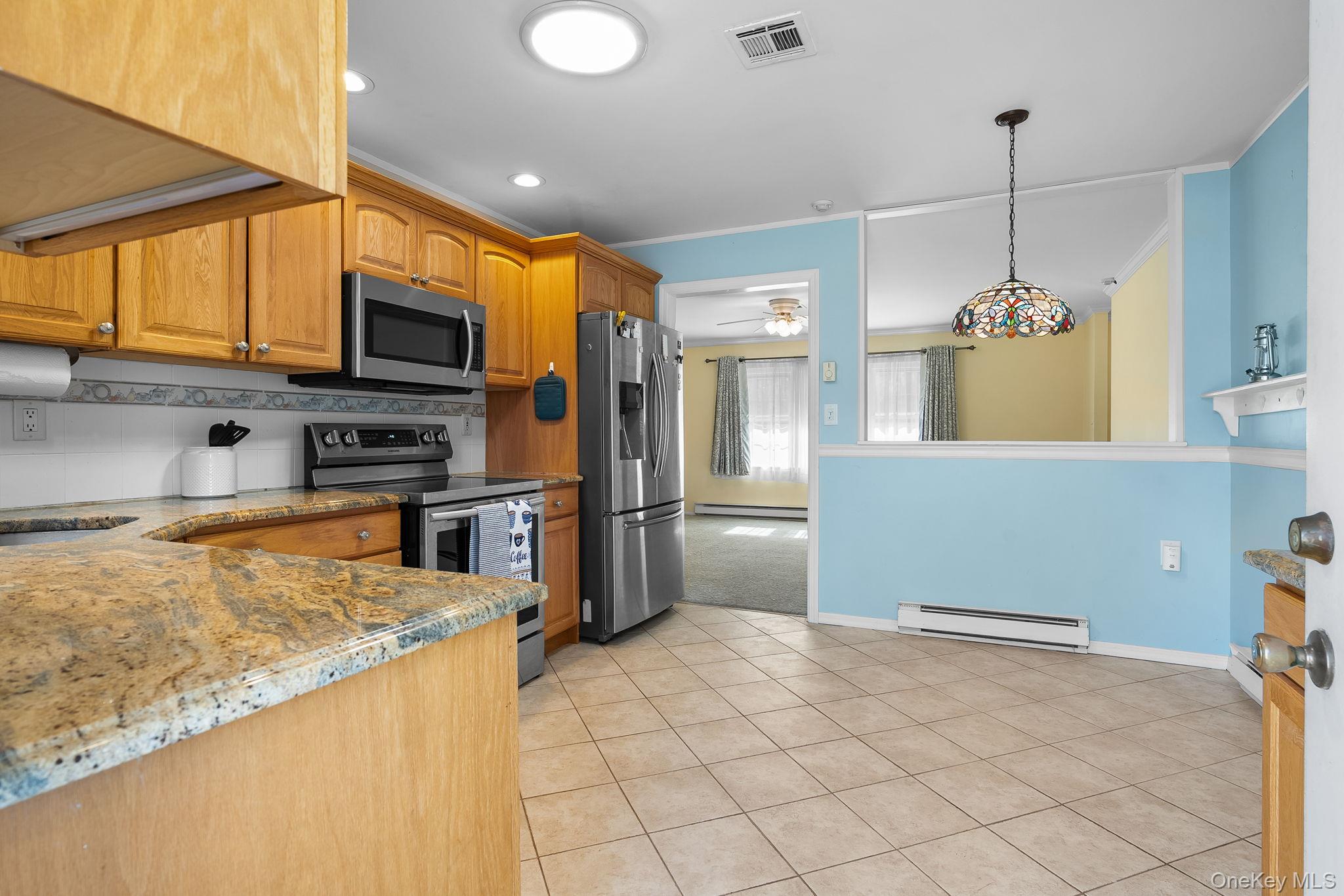 54 Aylesbury Court, Unit B Ridge, NY 11961 - Photo 3 of 22
