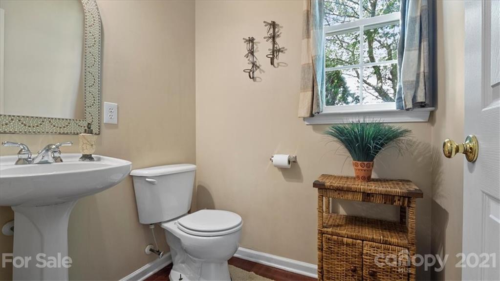 322 Matthews Estates Road Matthews, NC 28105 - Photo 9 of 36 Gallery Image 9