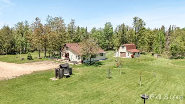 $425,000 | 9910 Y 25, Rapid River, MI 49878