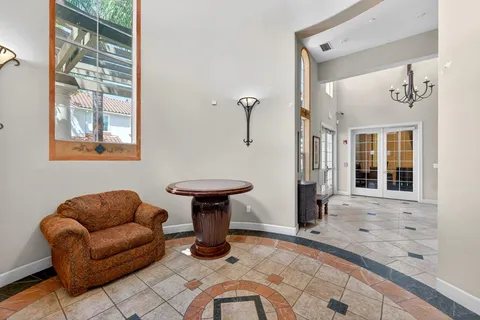 a view of livingroom with furniture