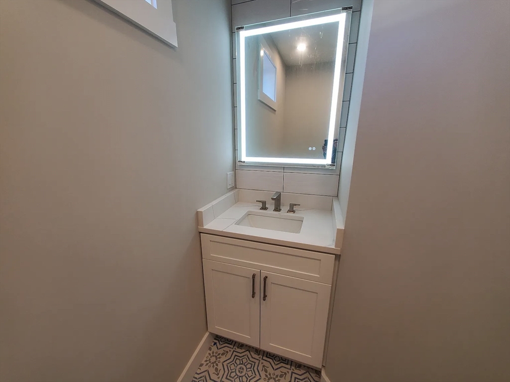 21 Wallingford Road, Unit 3 Boston, MA 02135 - Photo 8 of 25 Gallery Image 8