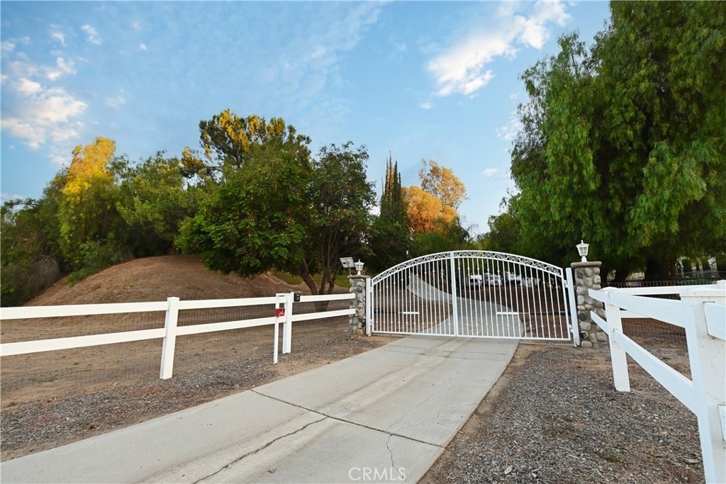 17371 Mockingbird Canyon Road Riverside, CA 92504 - Photo 57 of 73 Gated Entry