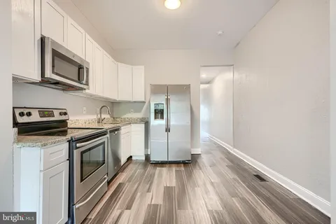 $2,150 | 2917 Clifton Avenue, Baltimore, MD 21216