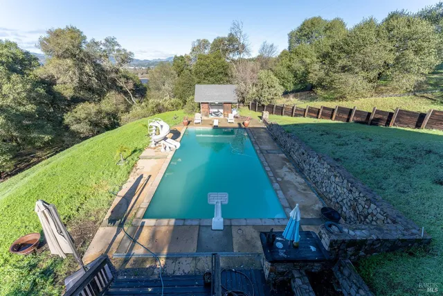 $1,050,000 | 1450 Deerwood Drive, Ukiah, CA 95482