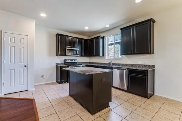 $2,000 | 2031 Avondown Road, Forney, TX 75126