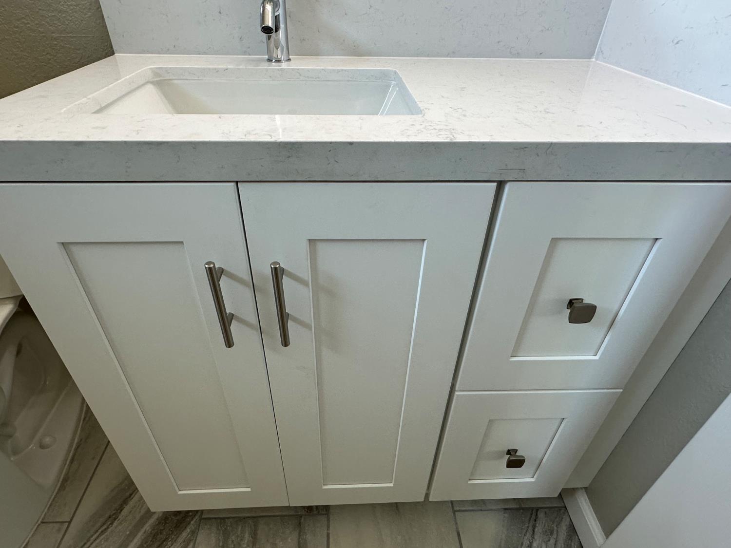 924 Kingery Drive Ripon, CA 95366 - Photo 11 of 18 a view of walk in closet