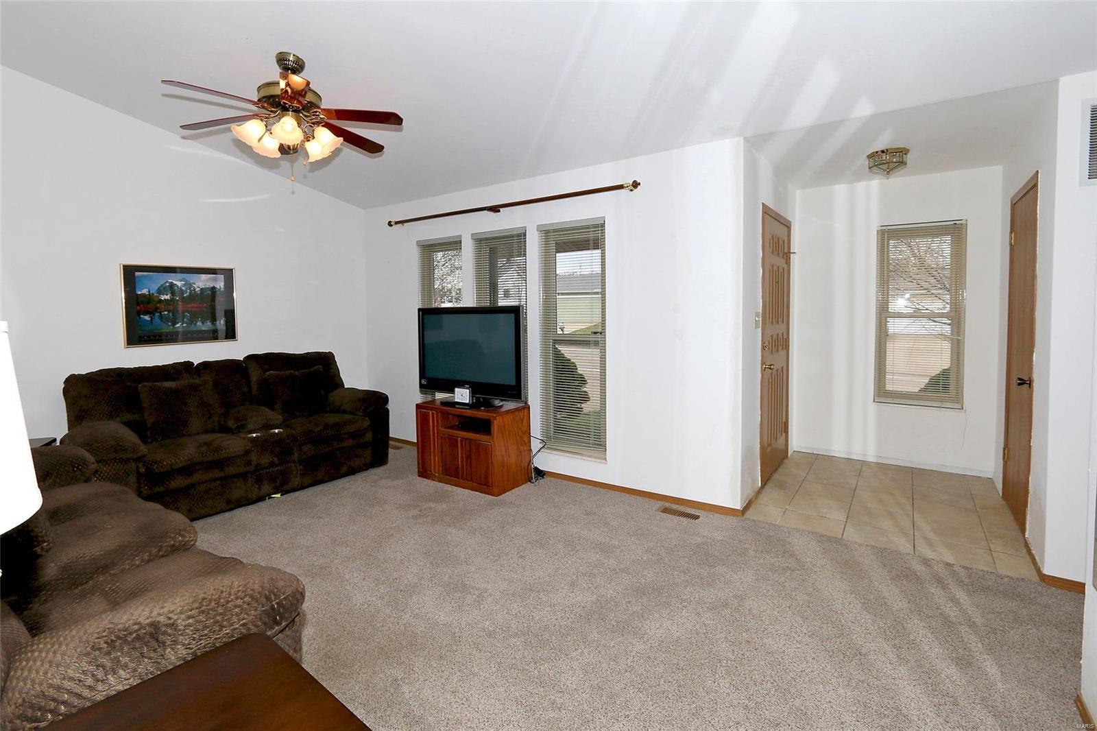 1148 Spencer Road St. Peters, MO 63376 - Photo 2 of 29 Gallery Image 2