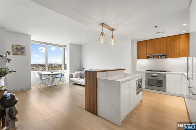 $999,999 | 1000 Maxwell Lane, Unit 11I, Hoboken, NJ 07030