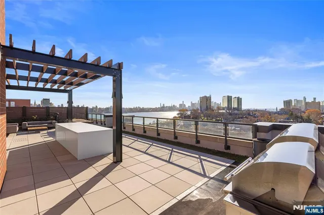 $999,999 | 1000 Maxwell Lane, Unit 11I, Hoboken, NJ 07030