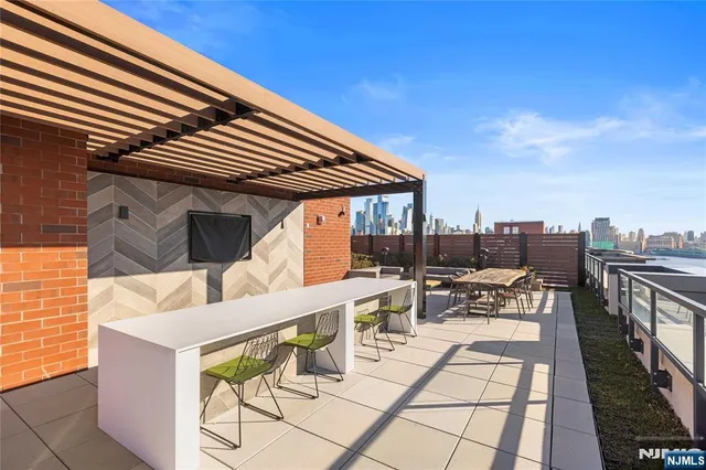 $999,999 | 1000 Maxwell Lane, Unit 11I, Hoboken, NJ 07030