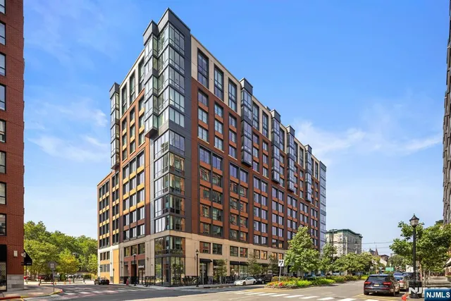 $999,999 | 1000 Maxwell Lane, Unit 11I, Hoboken, NJ 07030