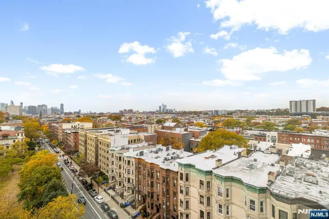 $999,999 | 1000 Maxwell Lane, Unit 11I, Hoboken, NJ 07030