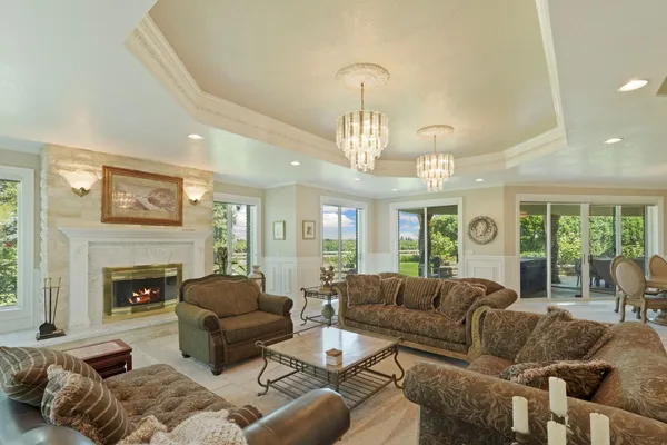 $1,800,000 | 21649 Des Moines Road, Acampo, CA 95220