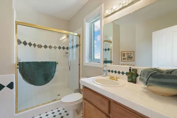 $1,800,000 | 21649 Des Moines Road, Acampo, CA 95220