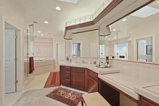 $2,099,000 | 21649 Des Moines Road, Acampo, CA 95220