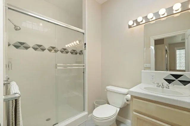 $2,099,000 | 21649 Des Moines Road, Acampo, CA 95220