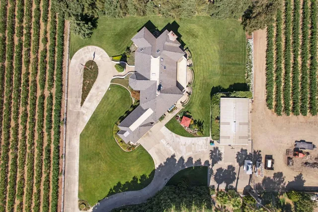 $2,099,000 | 21649 Des Moines Road, Acampo, CA 95220