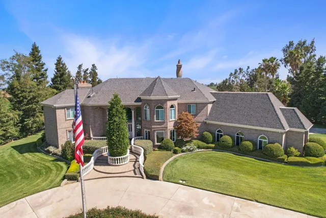 $2,099,000 | 21649 Des Moines Road, Acampo, CA 95220