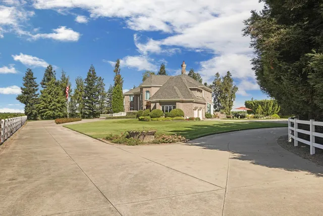$2,099,000 | 21649 Des Moines Road, Acampo, CA 95220