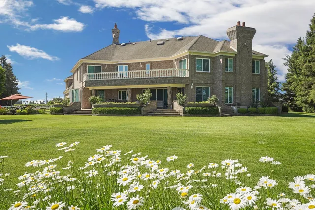 $2,099,000 | 21649 Des Moines Road, Acampo, CA 95220