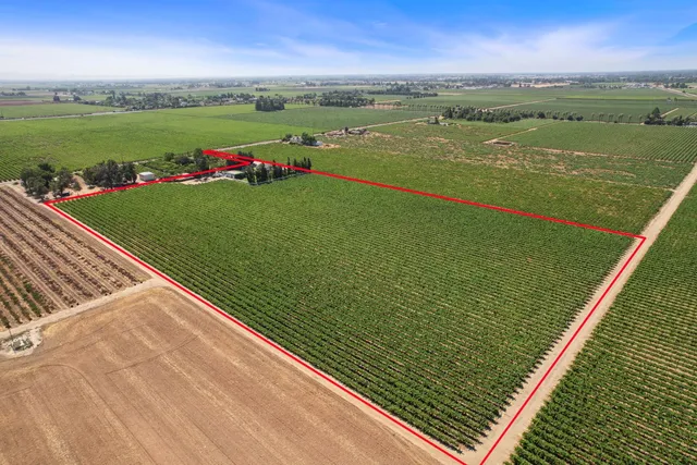 $2,099,000 | 21649 Des Moines Road, Acampo, CA 95220