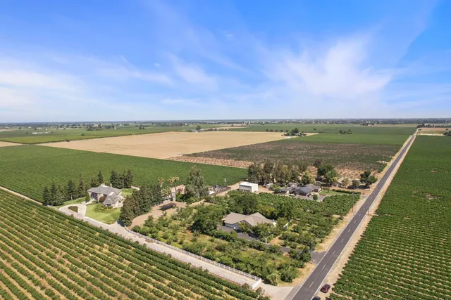 $2,099,000 | 21649 Des Moines Road, Acampo, CA 95220