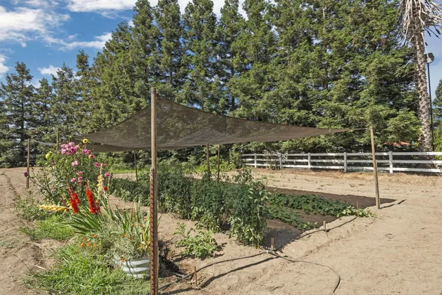 $2,099,000 | 21649 Des Moines Road, Acampo, CA 95220