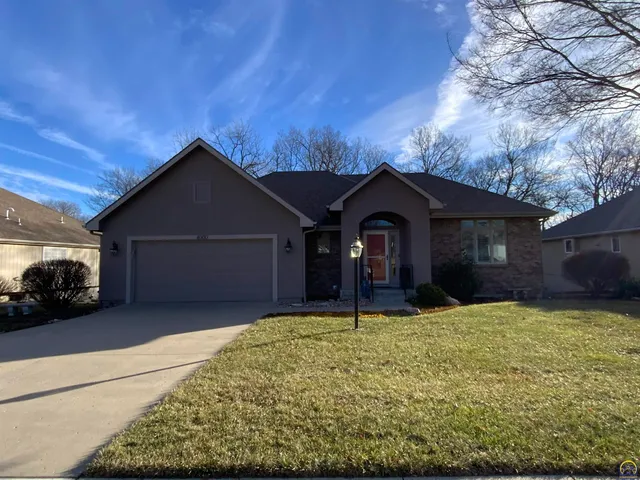 $367,777 | 4000 Southwest Lincolnshire Road, Topeka, KS 66610
