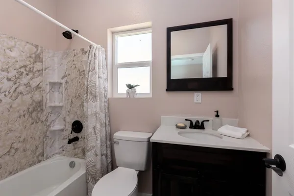 $399,950 | 39725 Overlook Lane North, Seven Bays, WA 99122