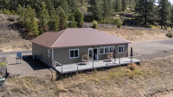 $399,950 | 39725 Overlook Lane North, Seven Bays, WA 99122