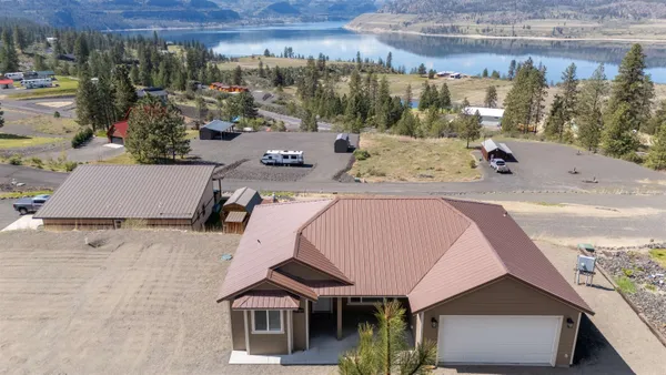 $399,950 | 39725 Overlook Lane North, Seven Bays, WA 99122