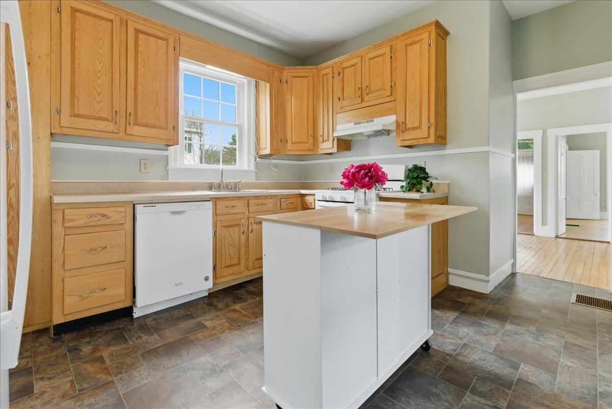18 Cushman Street Augusta, ME 04330 - Photo 4 of 67 14-DSC01282