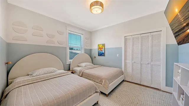 $1,275,000 | 421 Island Circle, Sarasota, FL 34242