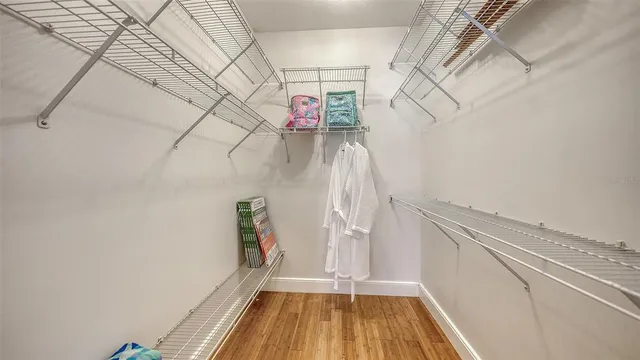 $1,275,000 | 421 Island Circle, Sarasota, FL 34242