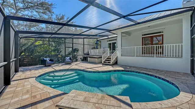 $1,275,000 | 421 Island Circle, Sarasota, FL 34242