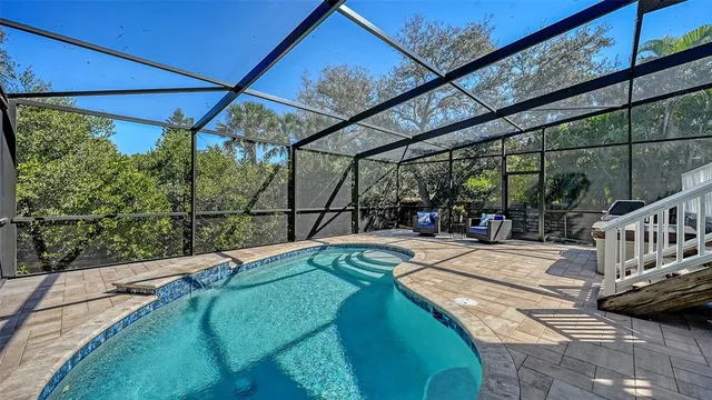 $1,275,000 | 421 Island Circle, Sarasota, FL 34242