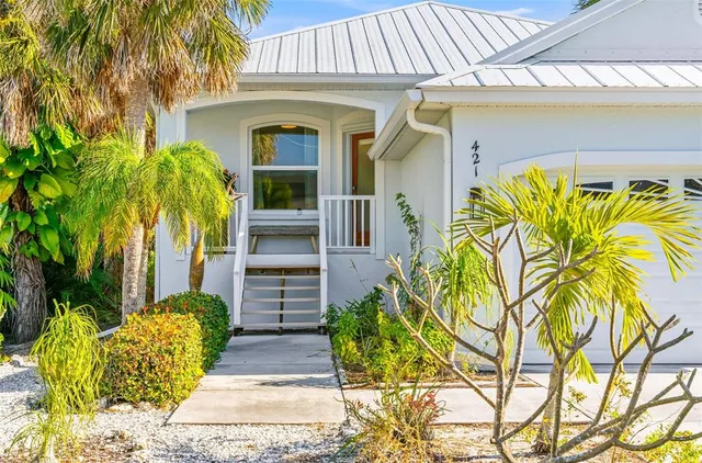 $1,275,000 | 421 Island Circle, Sarasota, FL 34242