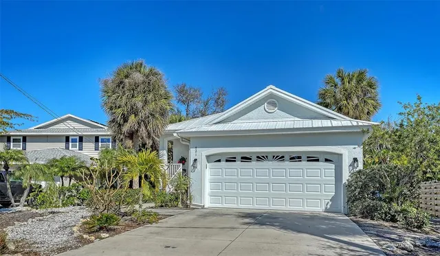 $1,275,000 | 421 Island Circle, Sarasota, FL 34242