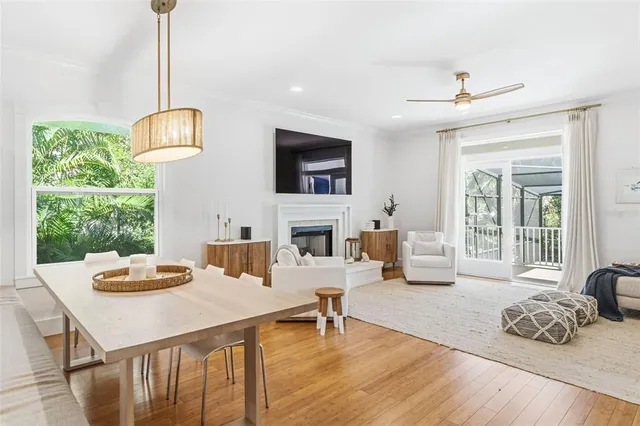 $1,275,000 | 421 Island Circle, Sarasota, FL 34242