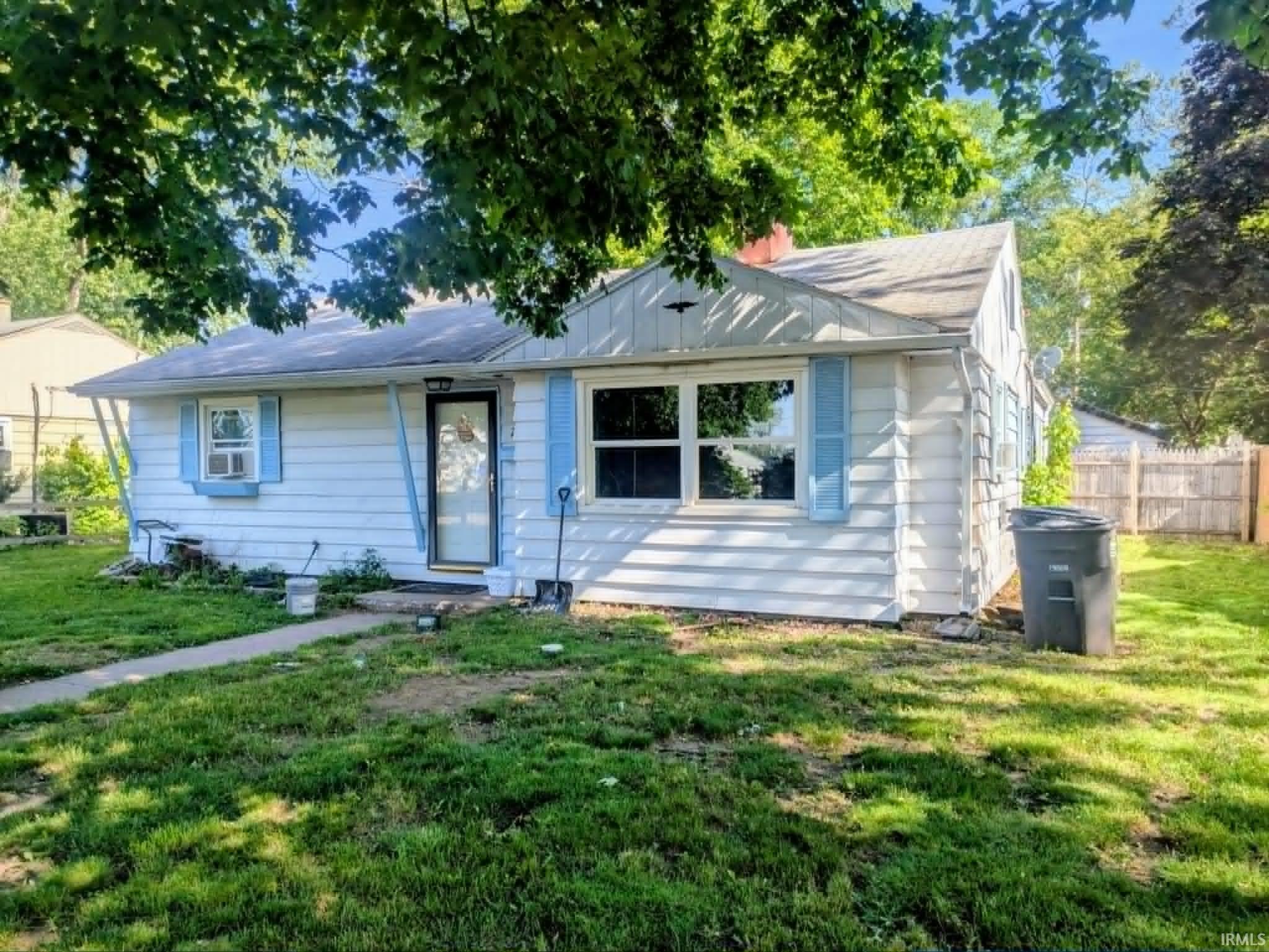 216 Floyd Street Elkhart, IN 46514 - Photo 1 of 10