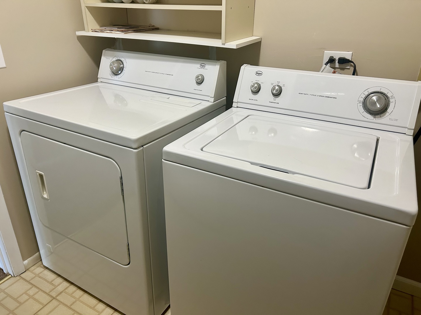 28 Regent Circle, Unit B2 Schaumburg, IL 60193 - Photo 16 of 17