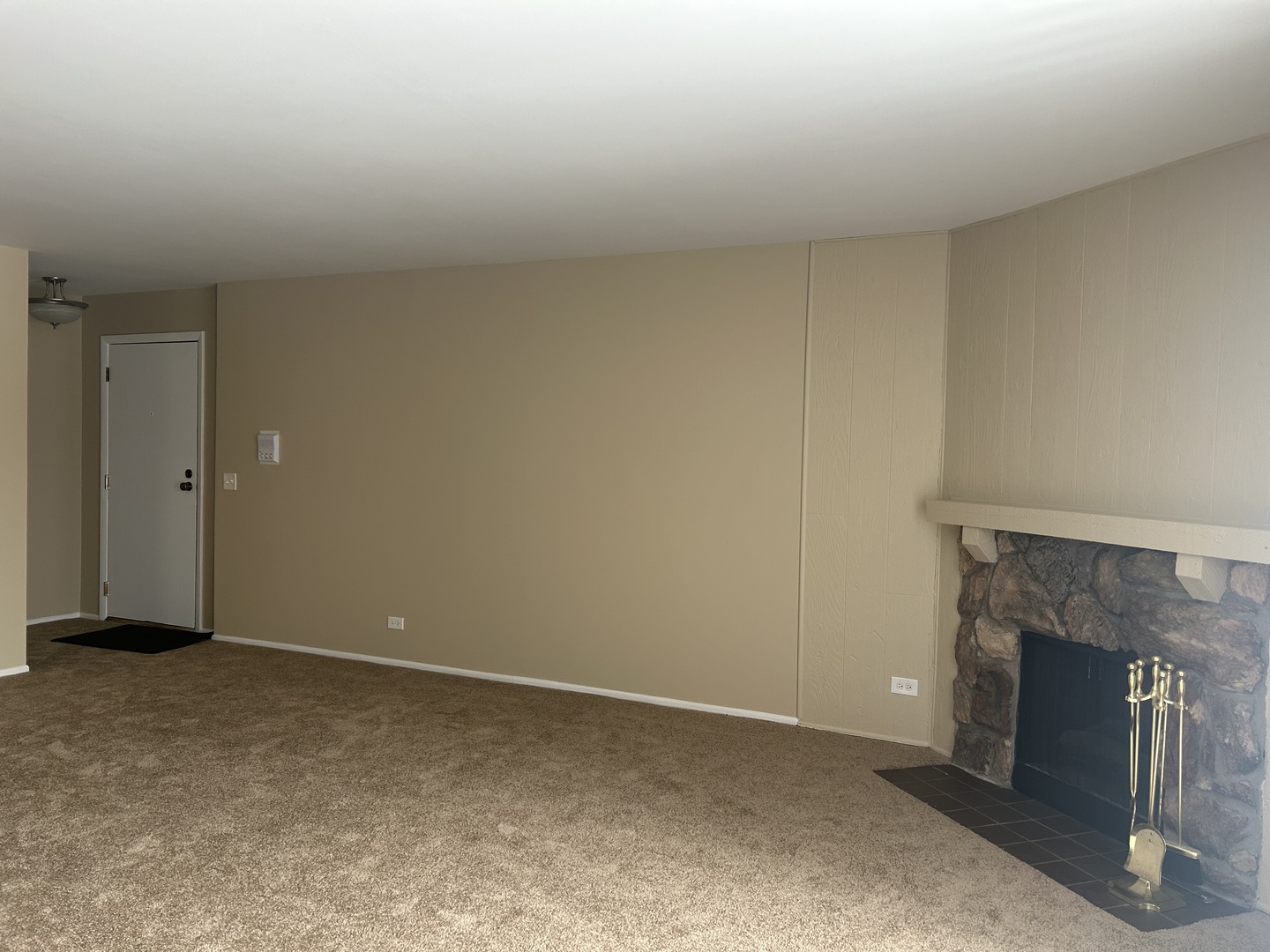 28 Regent Circle, Unit B2 Schaumburg, IL 60193 - Photo 6 of 17