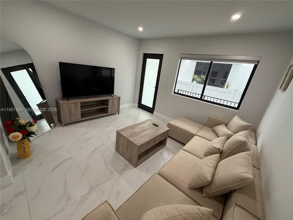 $2,575 | 944 Jefferson Avenue, Unit 7, Miami Beach, FL 33139