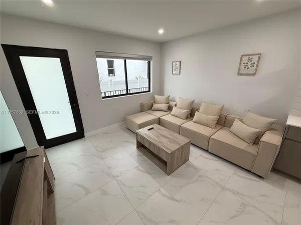 $2,575 | 944 Jefferson Avenue, Unit 7, Miami Beach, FL 33139